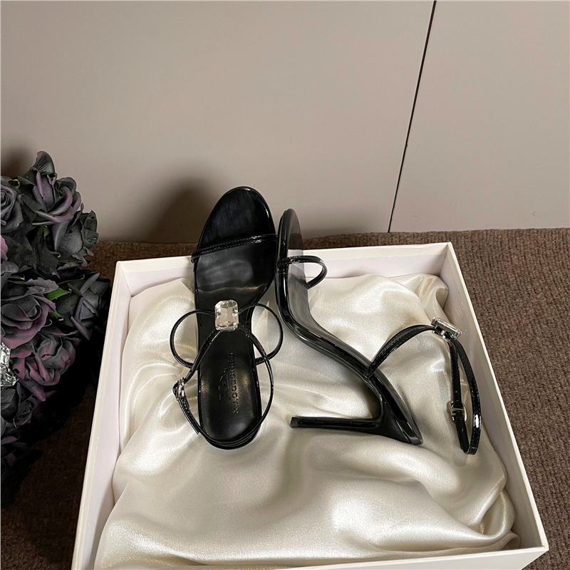 Damen elegante Sandaletten mit glitzernden Akzenten R&B