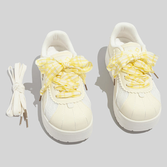 Damen Sneakers mit niedlichem Karo-Muster und verspielten Rüschen von R&B