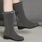 R&B | Stiefel - Wildlederähnlich - Wadenhöhe - Niedriger Keilabsatz - Quasten-Detail