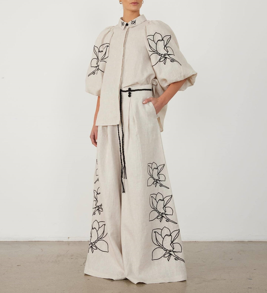 Damen Weit geschnittene Leinenhose mit floralen Stickereien R&B