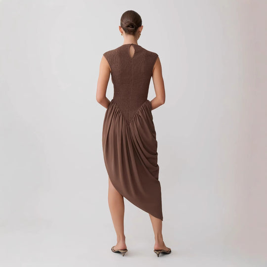 Damen Elegantes asymmetrisches Kleid mit strukturiertem Oberteil und fließendem Rock R&B