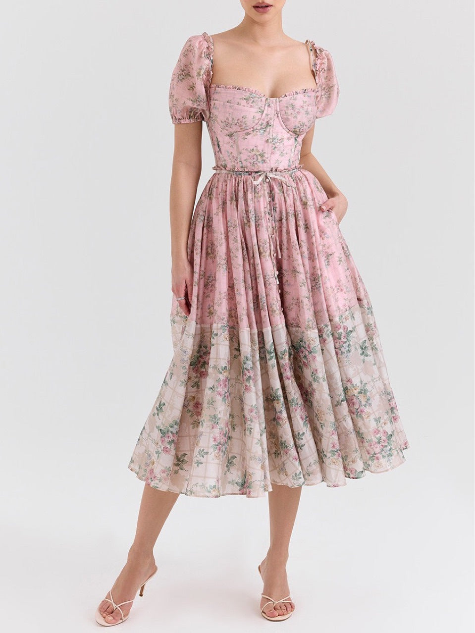 Damen Midi-Kleid mit verspielt floralen Details und Puffärmeln R&B
