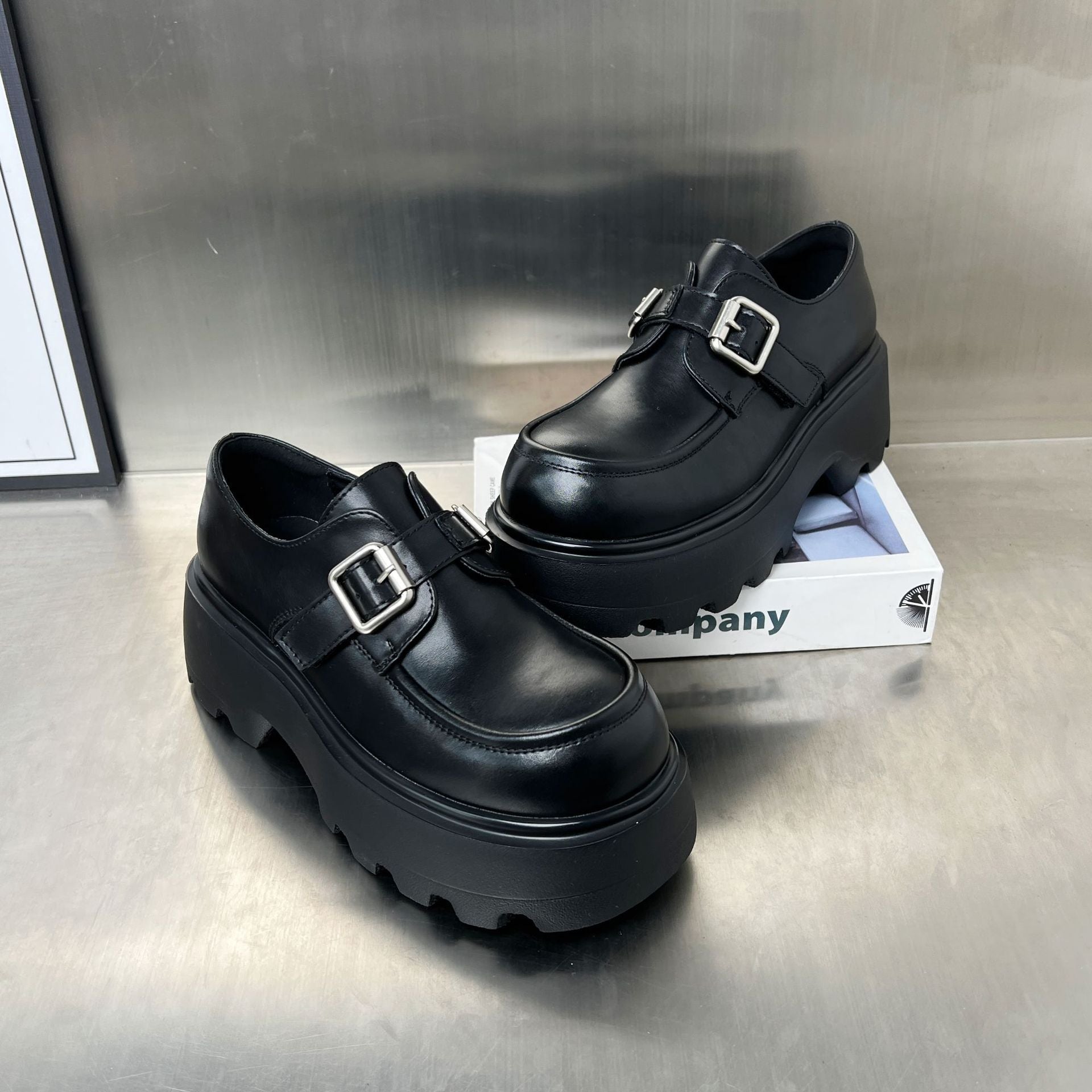 Damen Chunky Mokassins aus hochwertigem Leder mit modischer Schnallenverzierung R&B