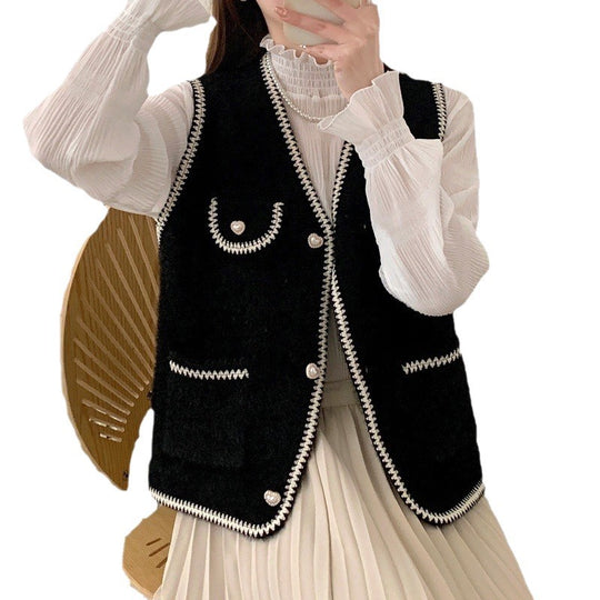 Damen Strickjacke mit Herzknöpfen und kontrastierenden Details R&B