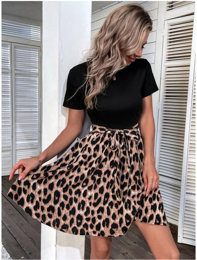 Damen Cocktailkleid mit Wickelbund und modischem Leopardenmuster R&B