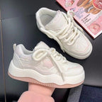 Damen Sportliche Sneakers mit innovativer Designstruktur R&B