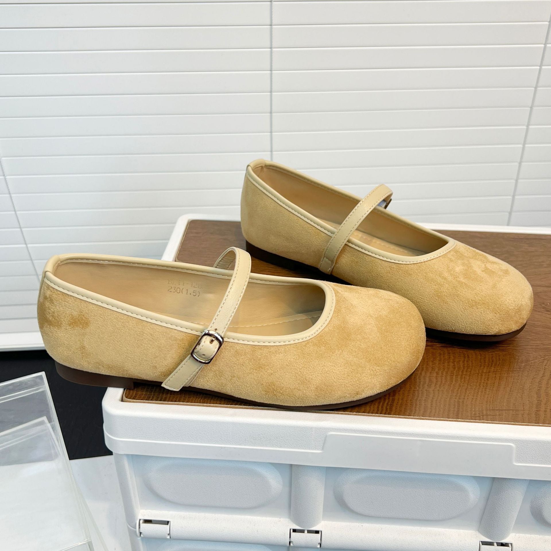 Damen elegante Mokassins mit modischem Riemen und komfortablem Fußbett R&B
