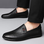 Herren Elegante Slip-On Lederschuhe mit rutschfester Sohle und komfortablem Fußbett
