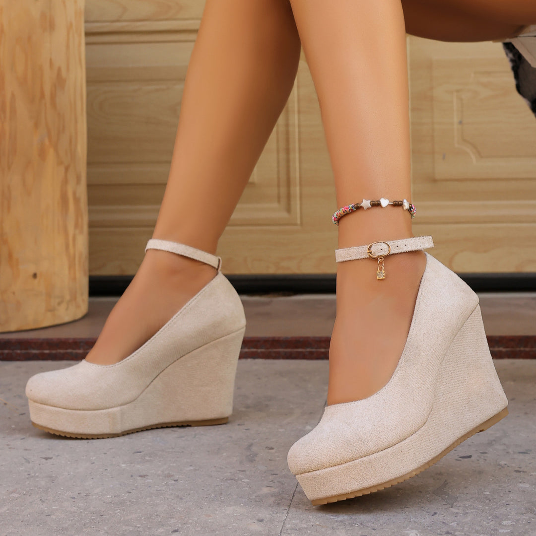 Damen Wedge-Pumps mit dekorativem Riemchen und exzellentem Fußbett R&B