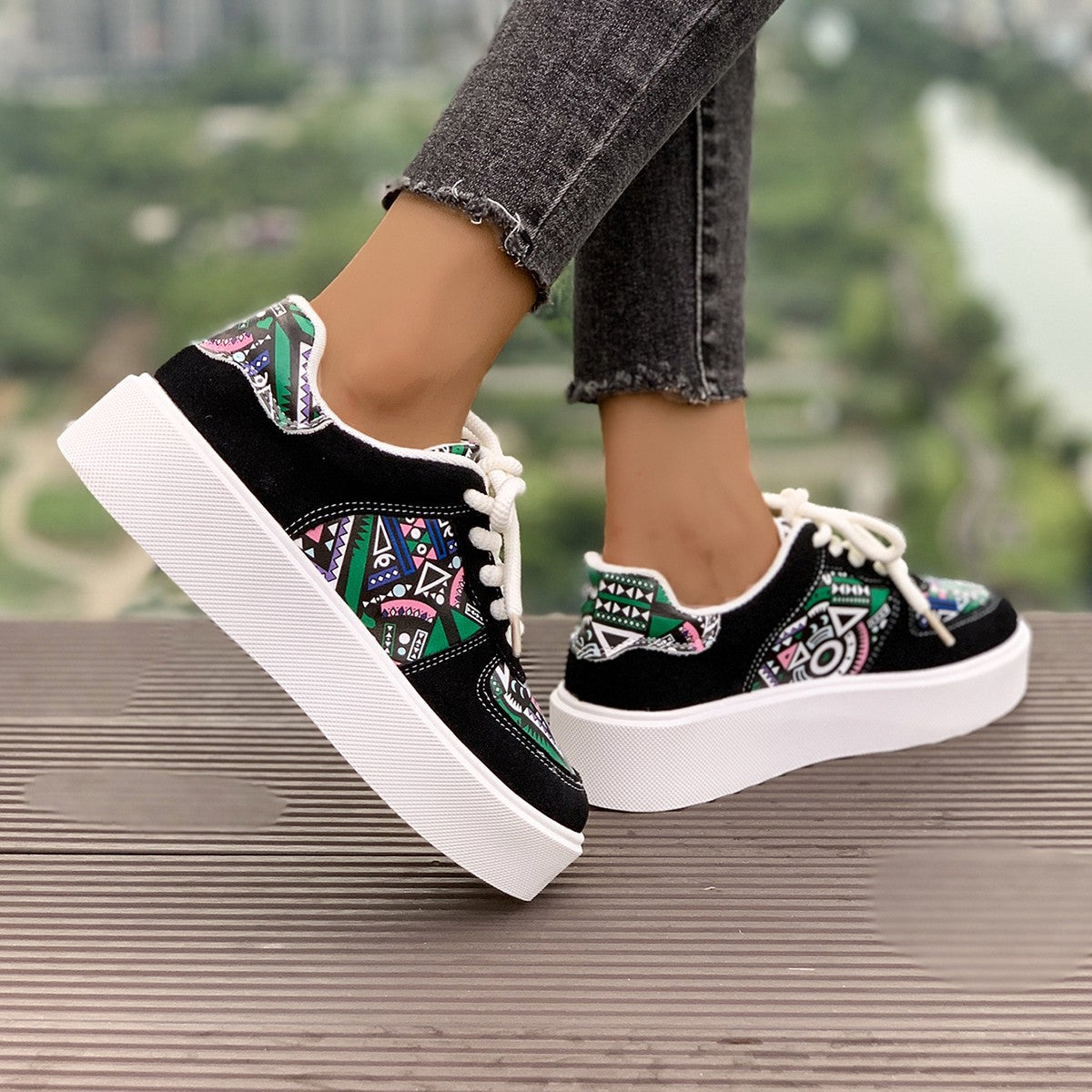 Damen modische Plateau-Sneaker mit auffälligem Design R&B