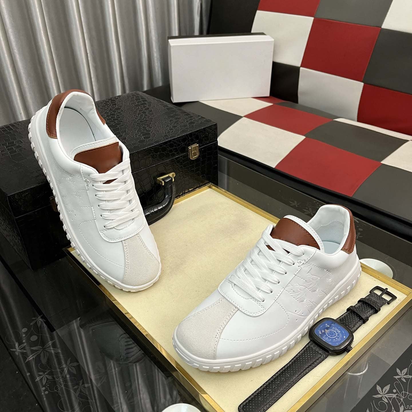 Damen Sportliche Sneaker mit stylischen Lederakzenten R&B