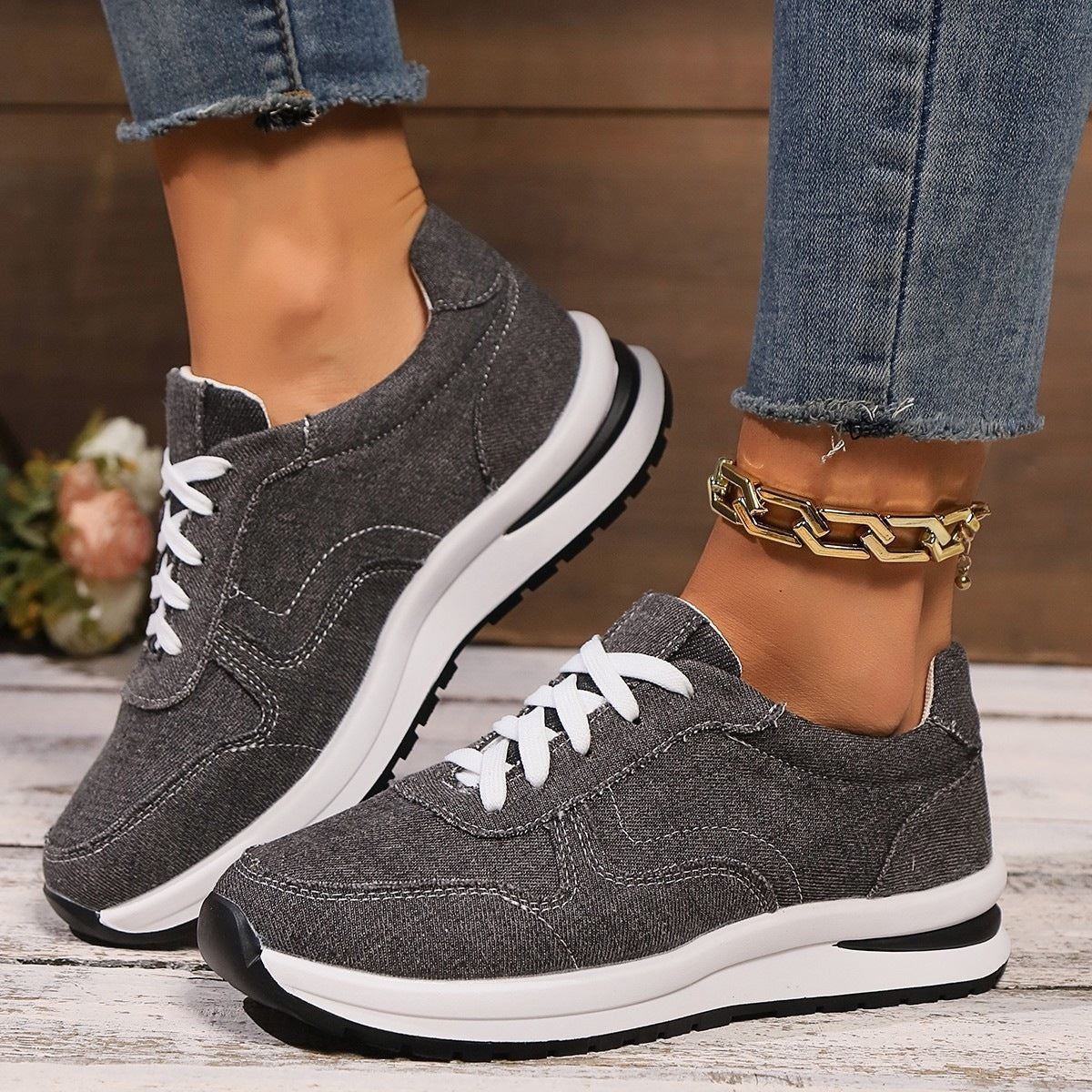Damen Sportliche Sneaker mit atmungsaktivem Obermaterial und robustem Profil R&B