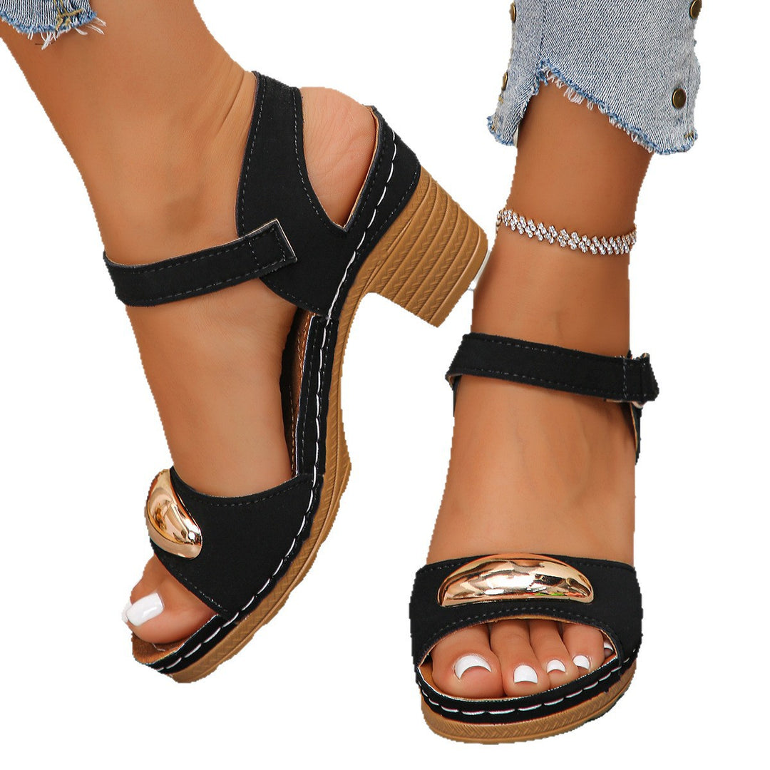 Damen elegante Keil-Pantoletten mit goldener Applikation R&B