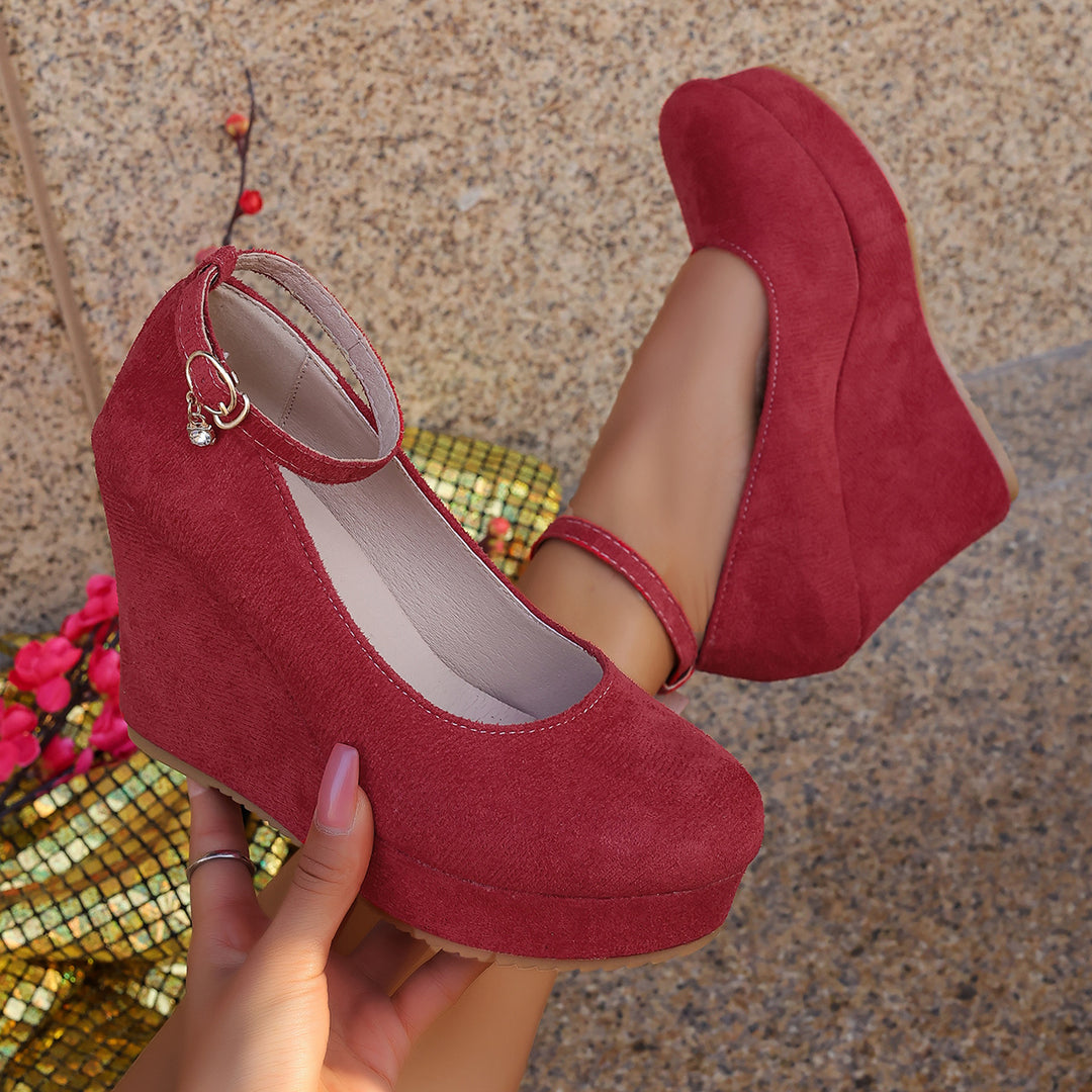 Damen Wedge-Pumps mit dekorativem Riemchen und exzellentem Fußbett R&B