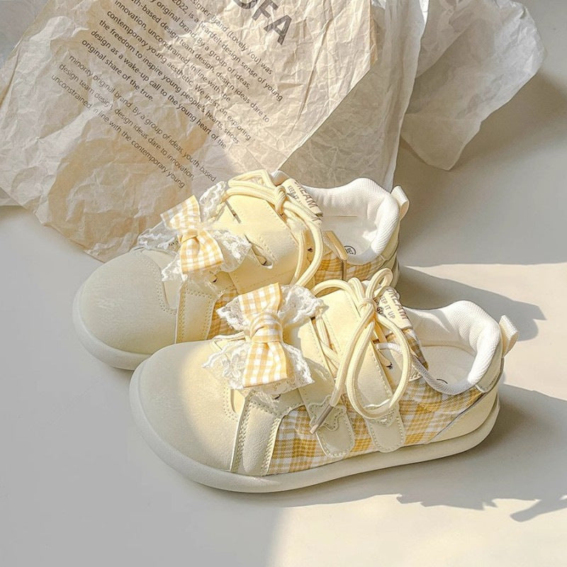 Damen Sportliche Sneakers mit verspielten Schleifendetails und kariertem Design