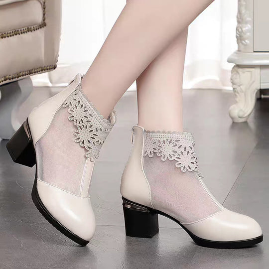 Damen Stiefeletten mit transparentem Mesh-Einsatz und funkelndem Schmuckdetail R&B