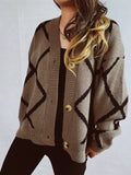 Damen Strickjacke mit modernem geometrischem Muster und hochwertigen Knopfdetails R&B