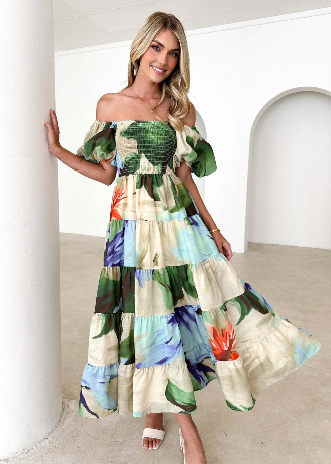 Damen Maxikleid mit voluminösen Puffärmeln und floralen Akzenten R&B