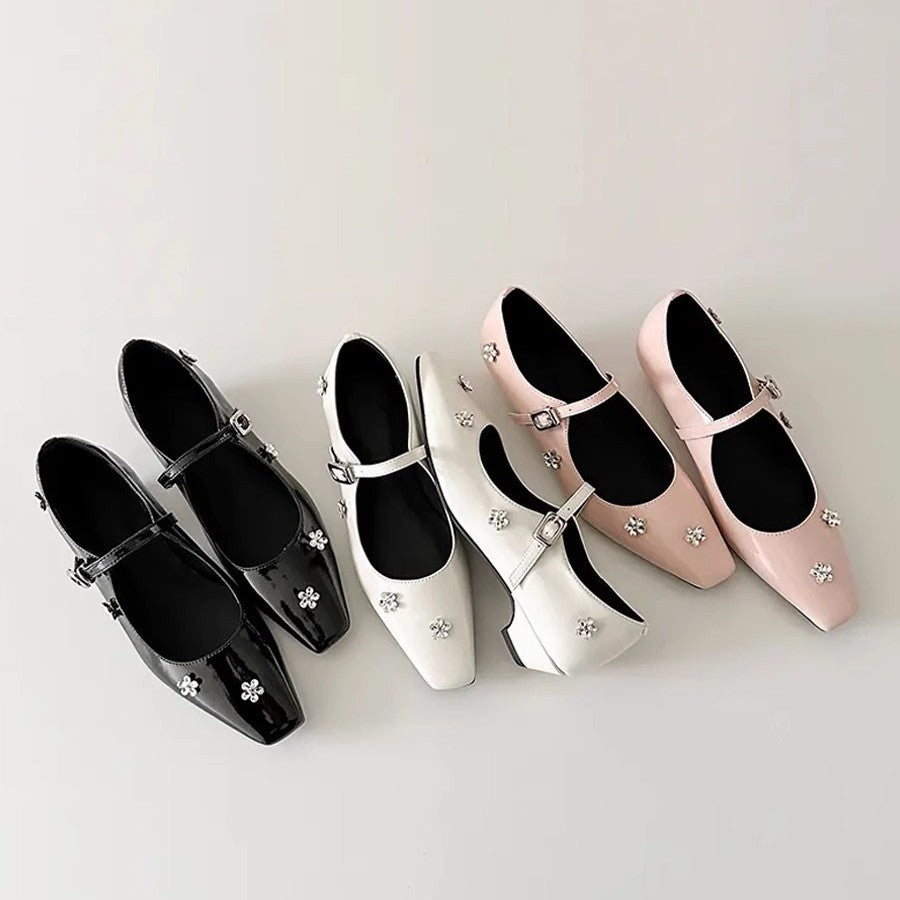 Damen Ballerina Schuhe mit dekorativen Blumenapplikationen und Riemen