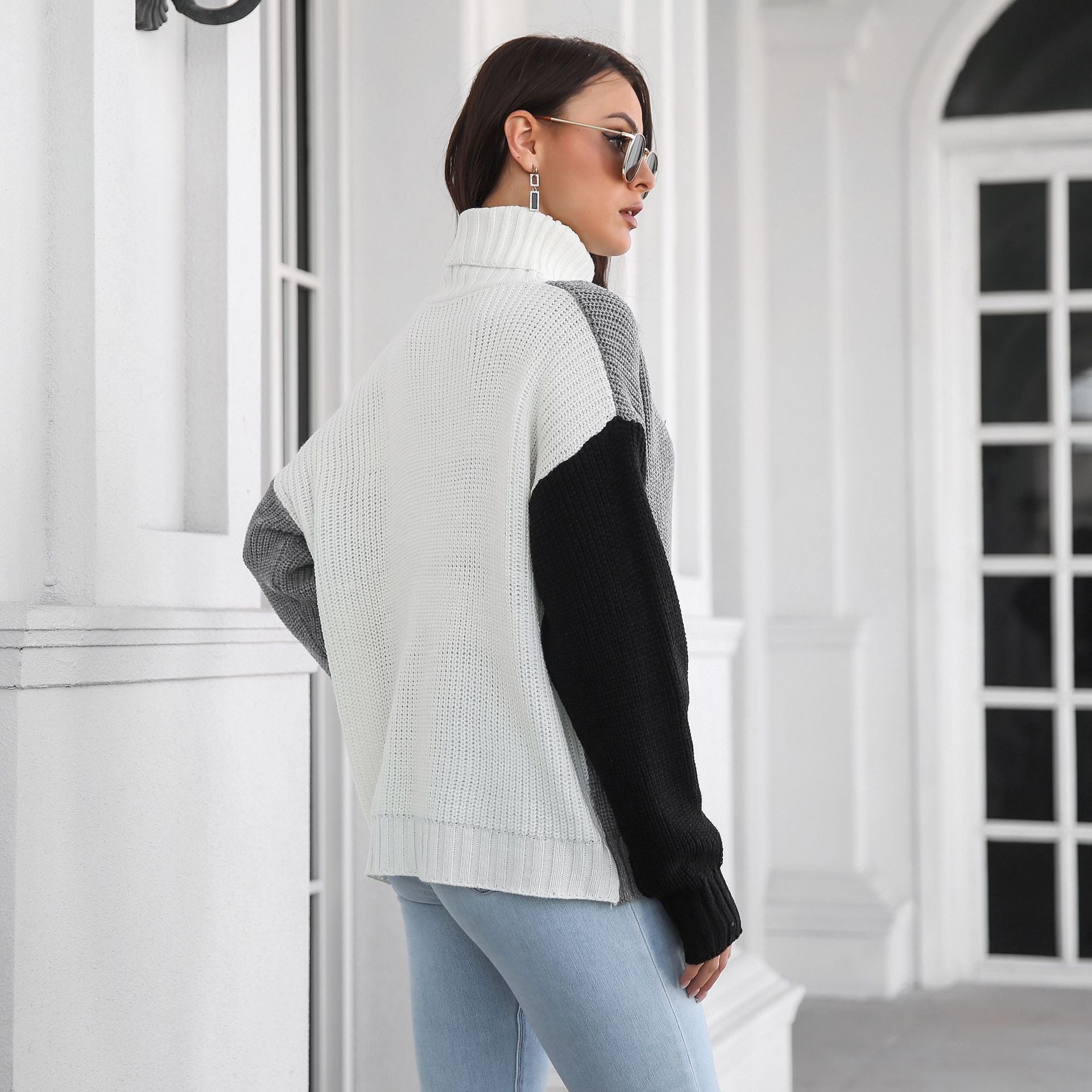 Damen Grobstrickpullover mit hohem Kragen und modernem Farbblock-Design R&B