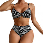 Damen Triangelbikini mit verspieltem Wellenmuster und verstellbarem Oberteil R&B
