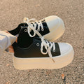Damen Plateausneaker mit sportlicher Silhouette und modischem Schnürsystem
