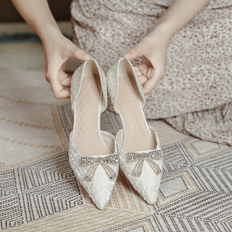 Damen elegante Pumps mit glitzernder Schleifenapplikation