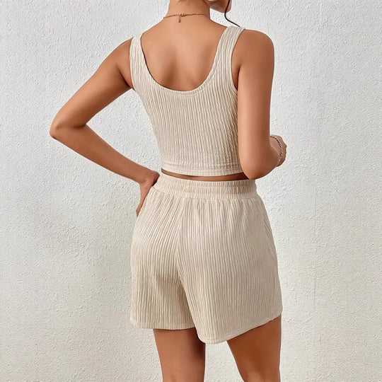 Damen sportliches Set aus leichtem Material mit cropped Oberteil und Shorts R&B