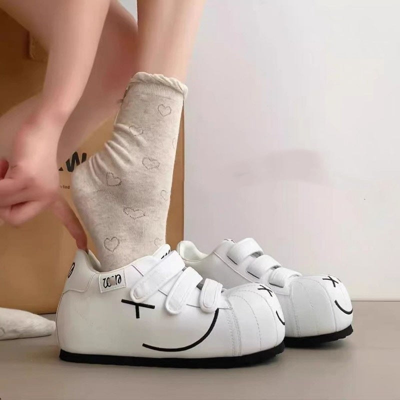 Damen bequeme Clogs mit praktischem Klettverschluss und einzigartigem Design R&B