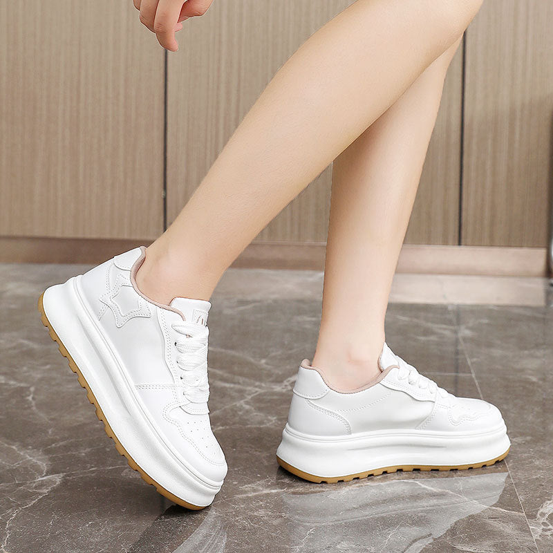 Damen modische Plateau Sneakers mit metallic Akzenten und atmungsaktiver Oberfläche R&B