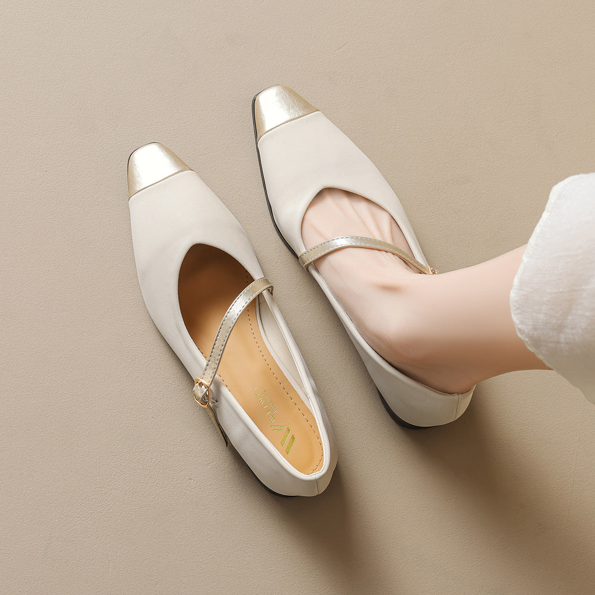 Damen Ballerinas mit modischem Riemchen und eleganter Metallspitze