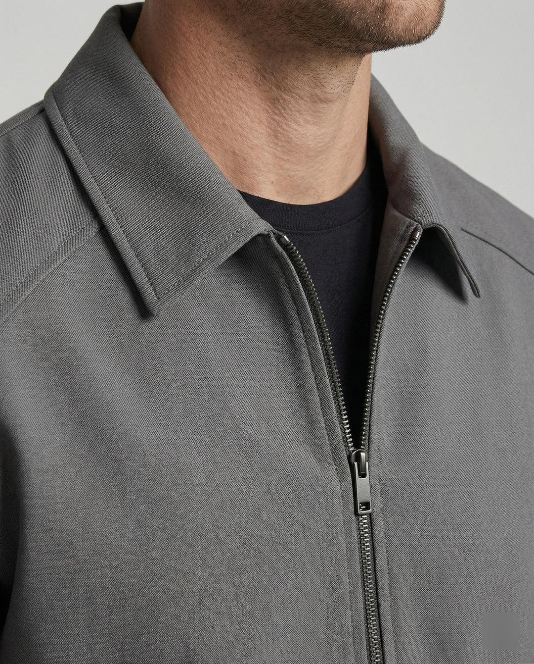 Herren kurze minimalistische Reißverschlussjacke mit Hemdkragen und kastiger Silhouette R&B