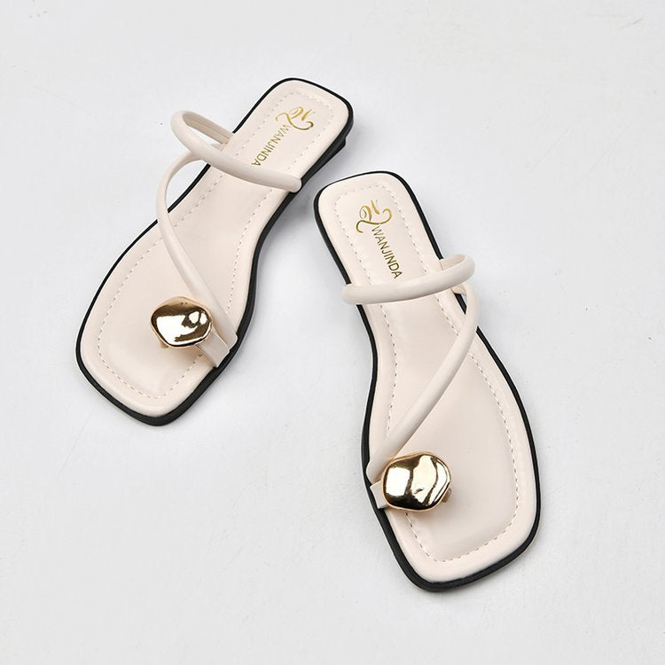 Damen modische Sandaletten mit elegantem Riemendesign und auffälligem Schmuckdetail R&B