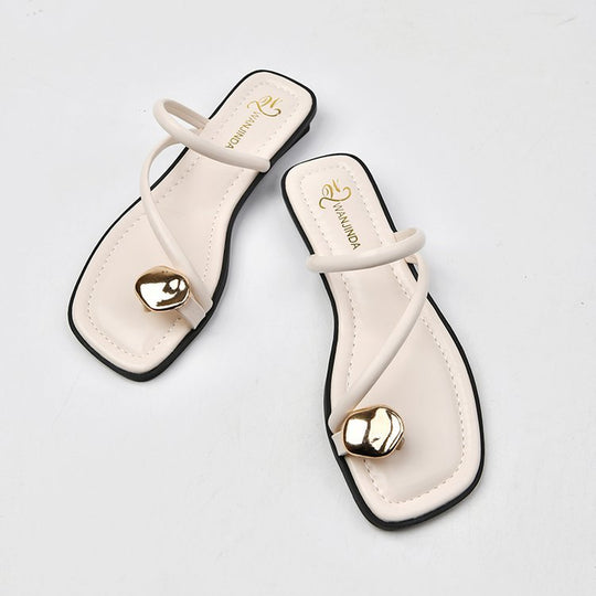 Damen modische Sandaletten mit elegantem Riemendesign und auffälligem Schmuckdetail R&B