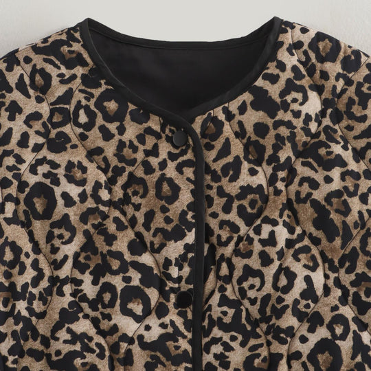 Damen Steppjacke mit modernem Leo-Print und praktischen Taschen R&B