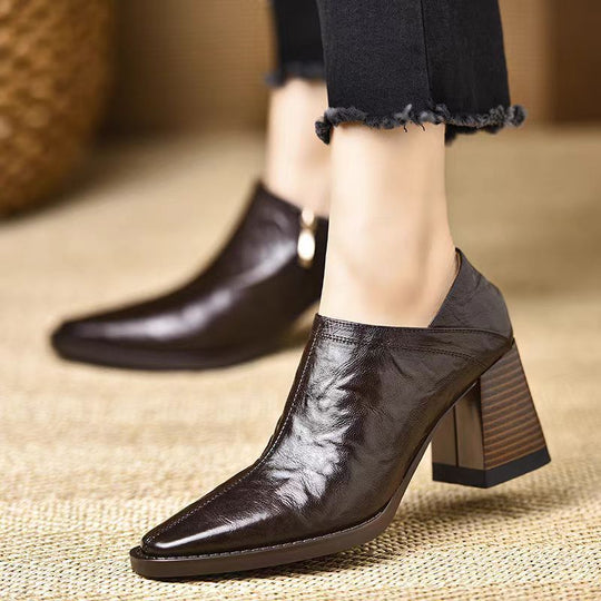 Damen Elegante Stiefeletten mit geschwungenem Absatz und raffiniertem Obermaterial R&B