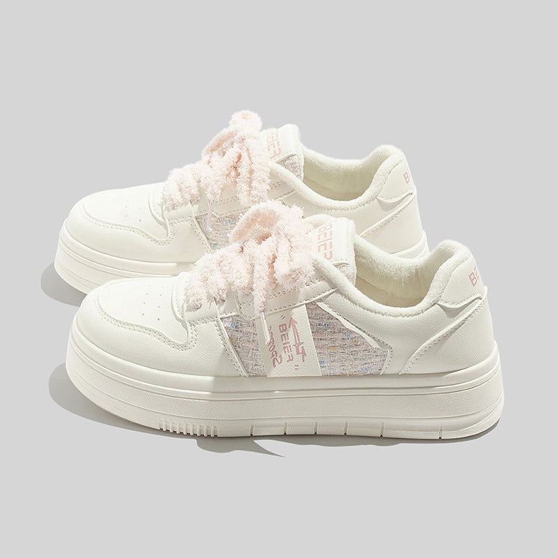 Damen Sneakers mit innovativem, weichem Innenfutter und speziellen Schnürdetails