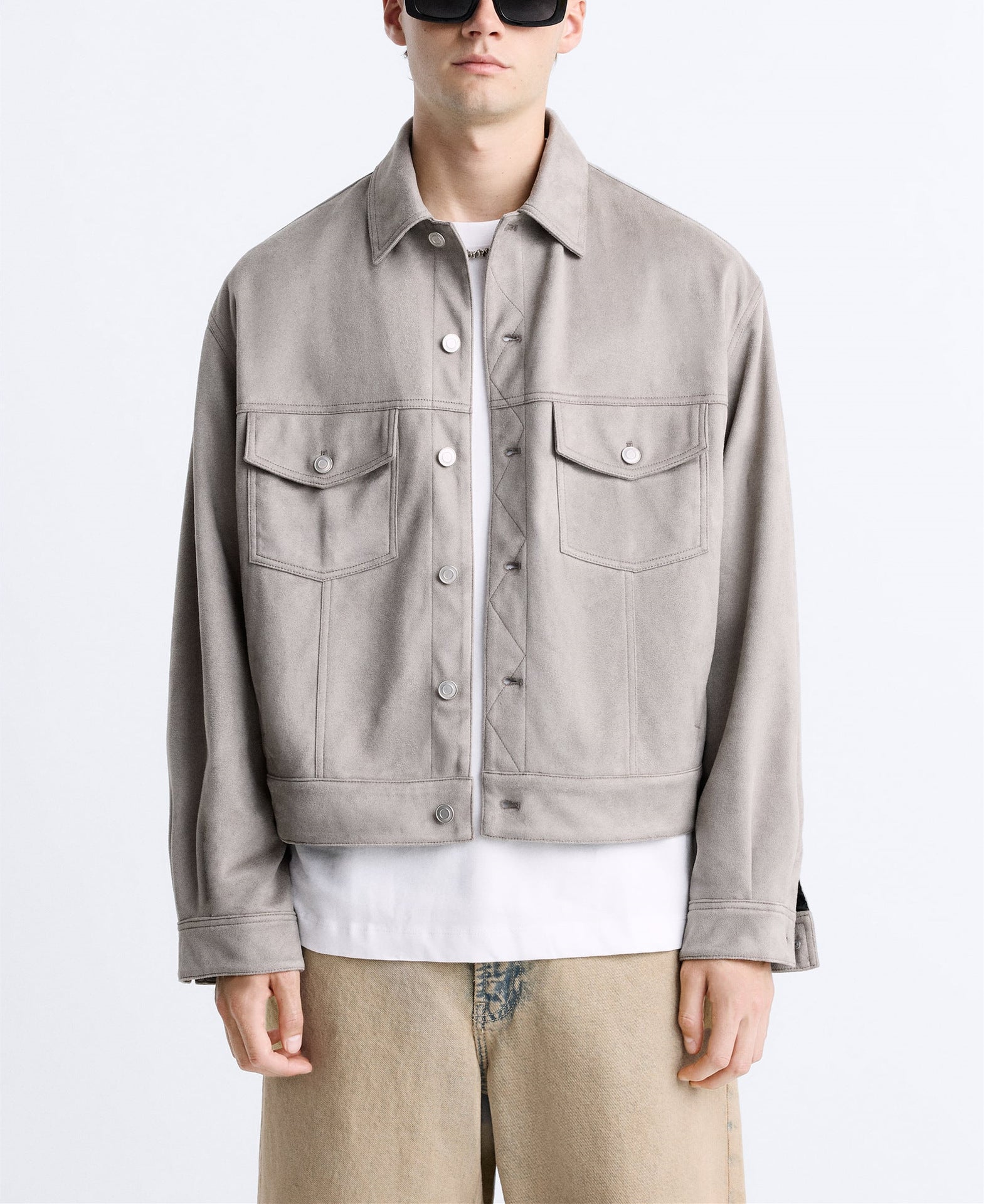Herren lässige Wildlederjacke mit praktischen Brusttaschen und modernem Schnitt Hedi-Mode