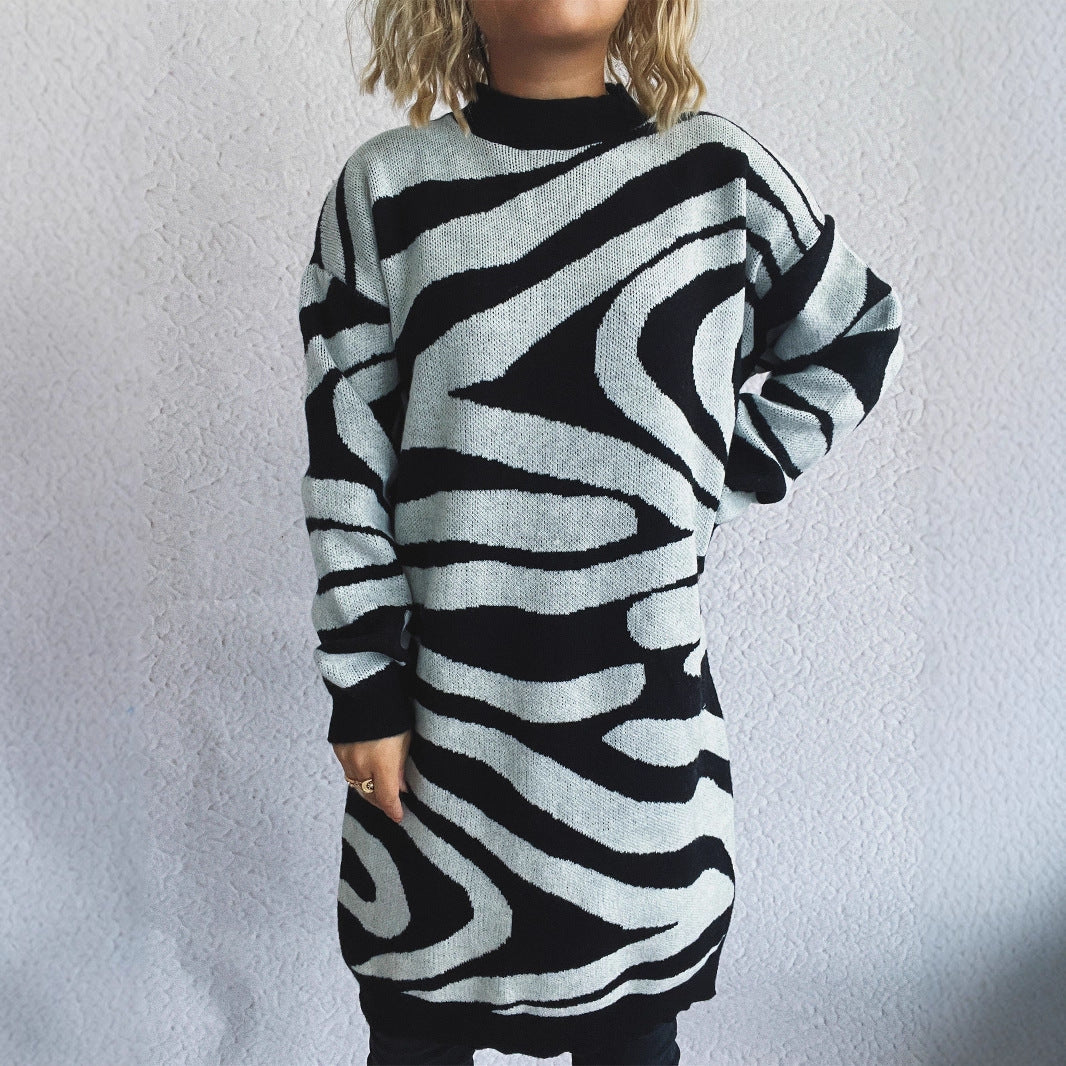 Damen Grobstrickpullover mit modernem ZR&Bradesign und hohem Kragen R&B