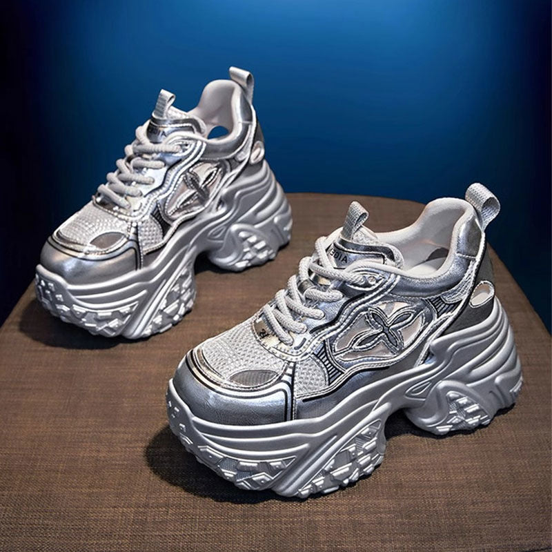 Damen Sportliche Plateau-Sneaker mit innovativem Oberflächen-Design R&B