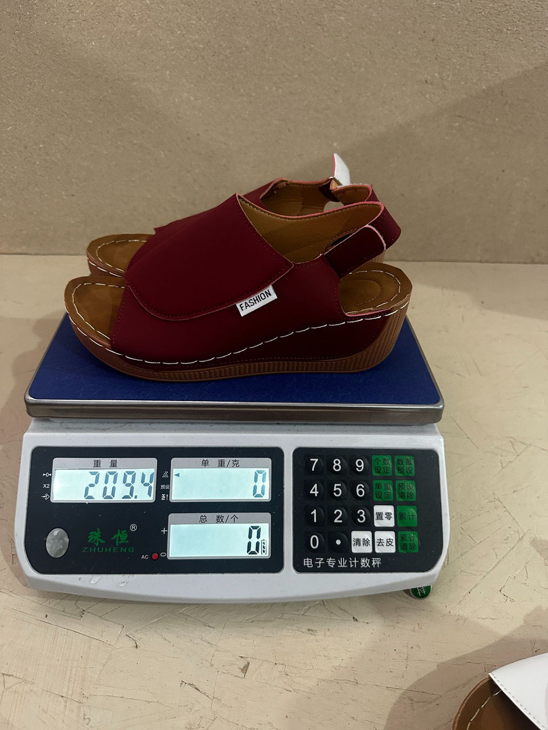 Damen Komfortable Clogs mit modischem Riemen R&B