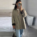 Damen Karierte Utility-Jacke mit modernem Schnitt und praktischen Taschen R&B