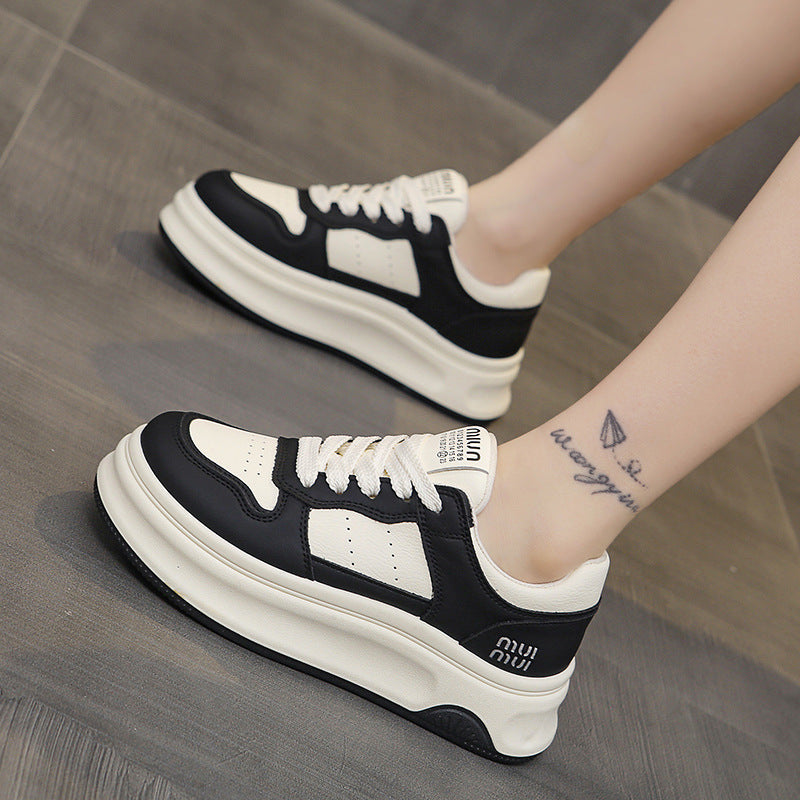 Damen Sneaker mit stabiler Laufsohle und eleganten Akzenten R&B