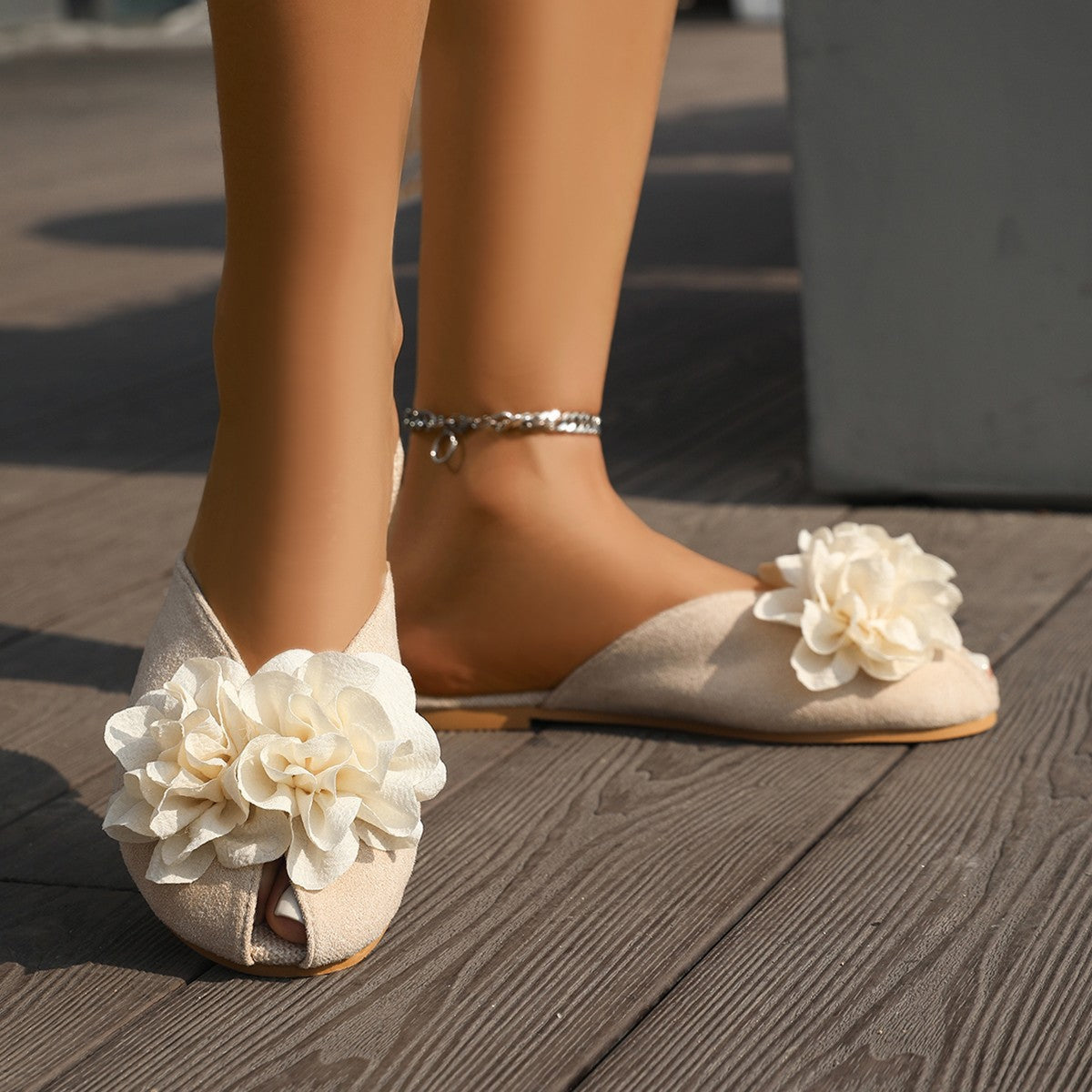 Damen Komfortable Hauspantoletten mit romantischen Blumendetails R&B