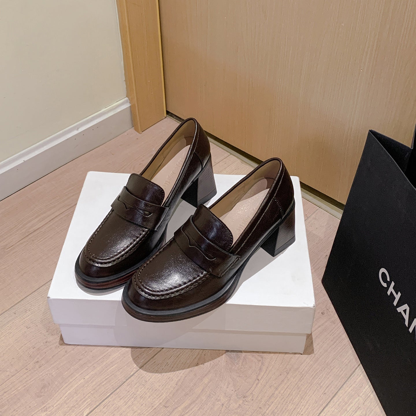 Damen Mokassin-Pumps mit blockiertem Absatz und modischem Lederlook R&B