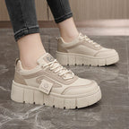 Damen Plateau Sneakers mit geschäumter Laufsohle und modernem Design R&B