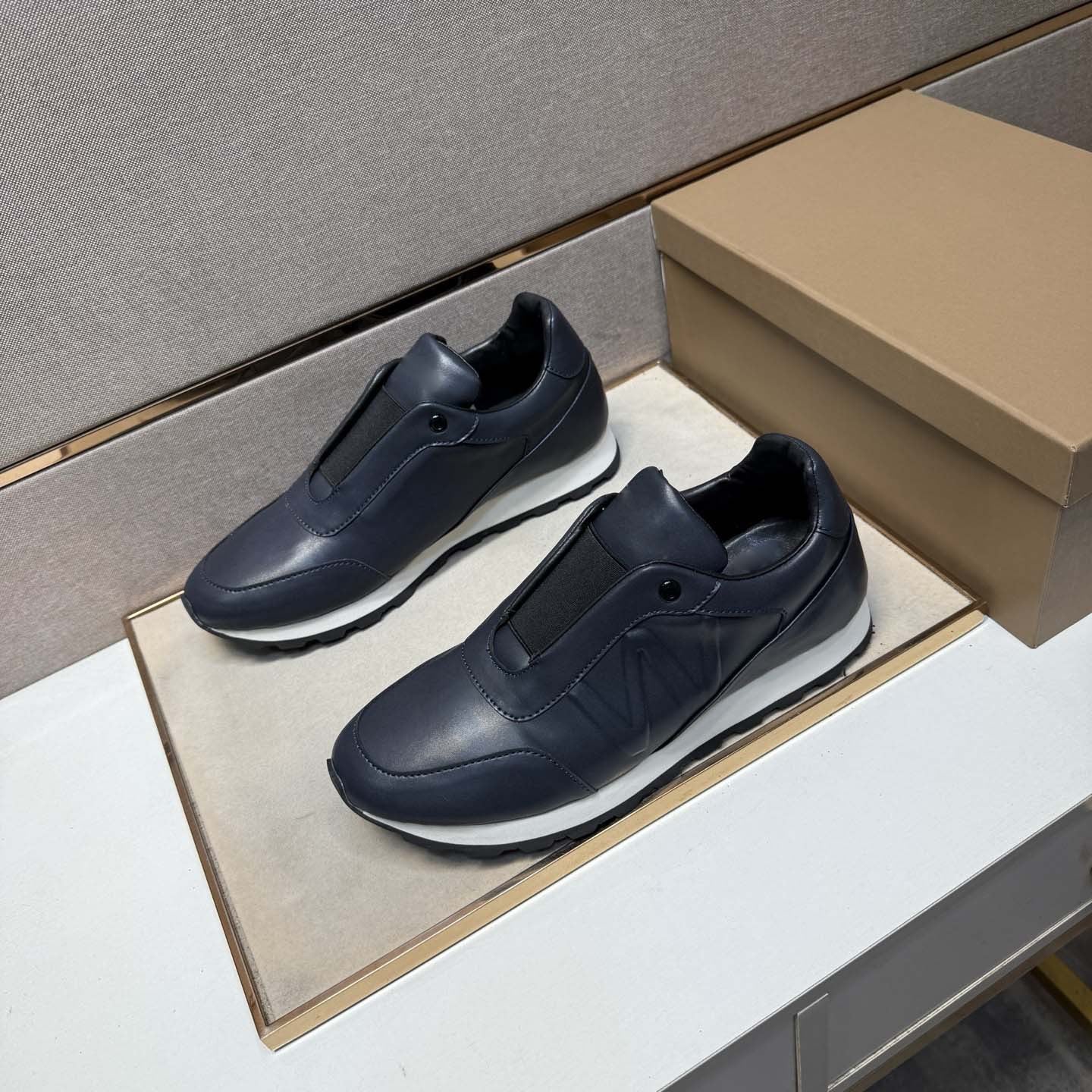Damen Modische Slip-On Sneakers mit elastischem Einstieg und rutschfester Sohle R&B