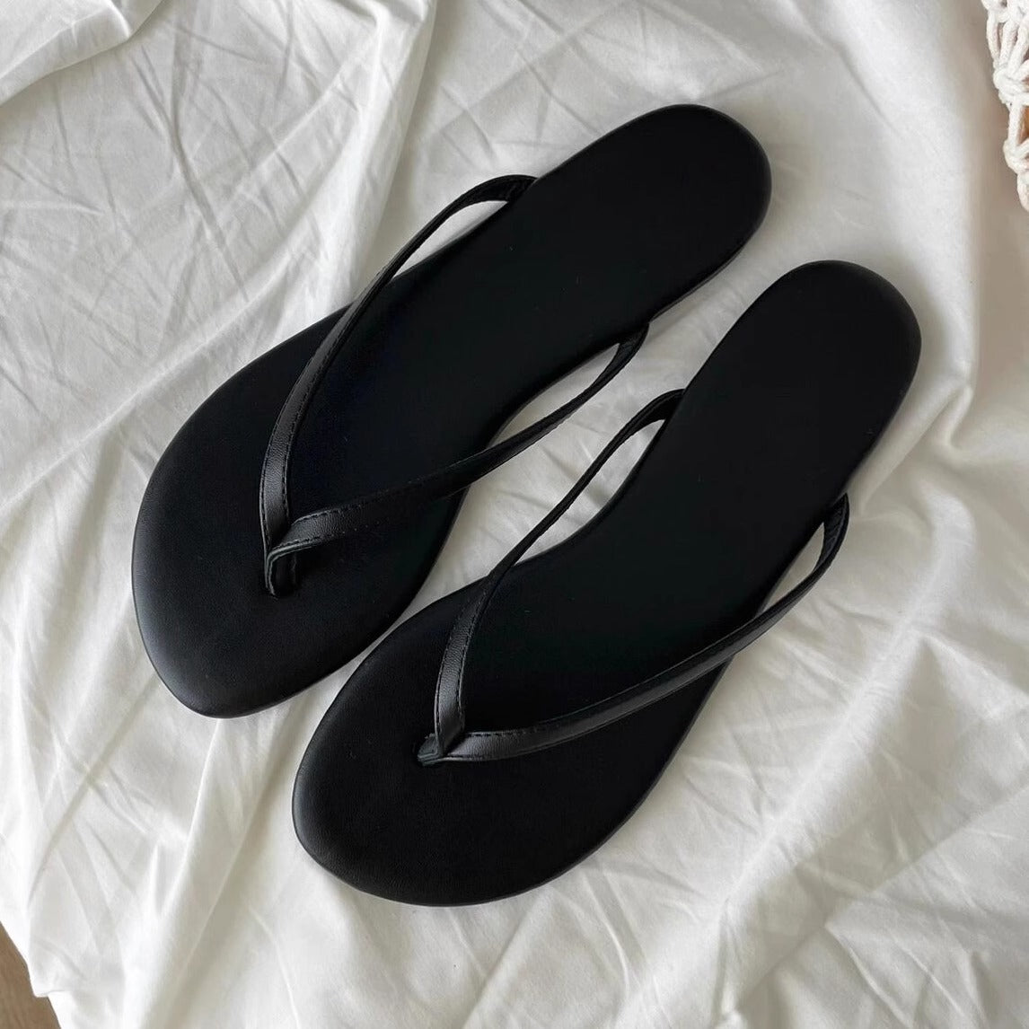 Damen komfortable Zehentrenner-Sandalen mit orthopädischem Fußbett und rutschfester Sohle R&B