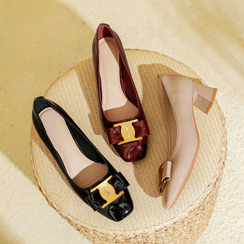 Damen elegante Pumps mit geschmackvollem Schmuckdetail