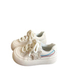 Damen Sneakers mit modernen Stern-Applikationen und komfortabler Plateausohle R&B